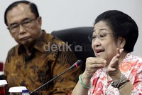 Ketua Umum PDIP itu mengaku kaget dengan penemuan narkoba di ruang kerja Akil Mochtar.