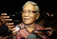 Saya mau menghadap ketua KPK, kalau boleh mohon informasi yang berkaitan dengan tugas-tugas MKK, ujar Harjono di KPK, Jl HR Rasuna Said, Jakarta Selatan, Rabu (9/10/2013). Lamhot Aritonang/detikFoto.