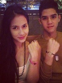 Suit.. Suit.. Ini Foto Kedekatan Al dengan Pevita Pearce
