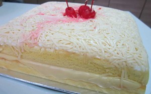 Melty CheeseCake: Gurih Meleleh Cheesecake Berlapis Keju