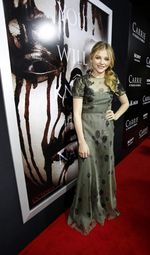 Chloe Moretz Tampil Dewasa di Premiere Carrie