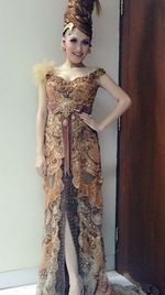 Sanggul Mencakar Langit Ayu Ting Ting