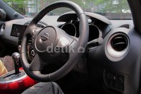 Di lingkar kemudi kini ada tombol untuk mengatur audio. Fitur ini untuk mempermudah ketika tengah menyetir.