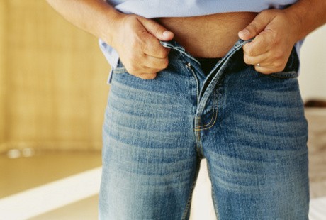 Pakai Celana Jeans Ketat Bikin Sperma Loyo? Ini Kata Dokter