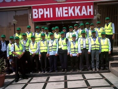 Petugas TETA Siap Tandu Jamaah Haji Sakit di Armina