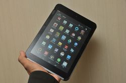 Lebih Intim dengan Andromax T & Tab 8.0