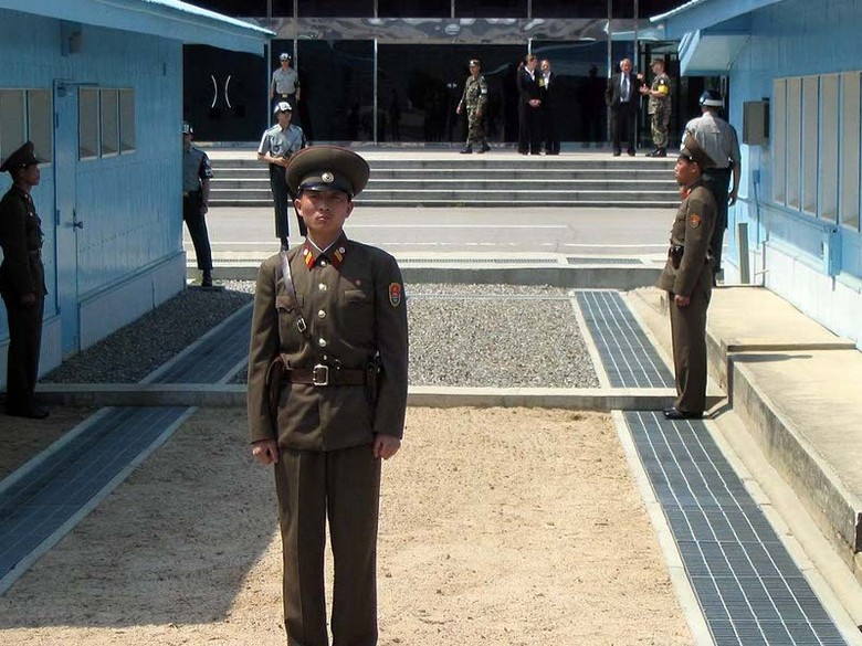 Panmunjom, tempat melihat Korea Utara dari kejauhan (Panmunjom) Panmunjom, tempat melihat Korea Utara dari kejauhan (Panmunjom)