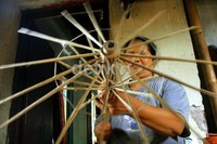 Pada sekitar tahun 1960-1970, kerajinan payung hias menjadi pekerjaan utama sebagian besar warga Juwiring. Di masa lalu, tak kurang 300 pengrajin besar yang memproduksi payung hias tersebut.