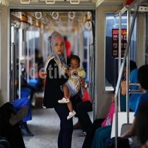 Bos KAI Klaim Hanya 3% Gerbong KRL AC yang Kurang Dingin