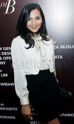 Dena Rachman Makin Cantik Jadi Wanita