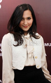 Dena saat ditemui di acara Bazaar Fashion Festival di Gandaria City, Jakarta Selatan, Rabu (9/10/2013). Gus Mun/detikHOT.