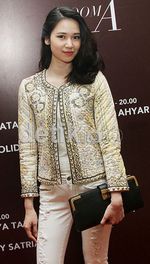 Senyuman si Cantik Laura Basuki