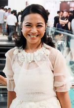 Klasik dan Edgy, Ruth Sahanaya dan Titi DJ