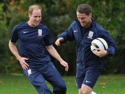 Mengintip Pangeran William Latihan Sepakbola