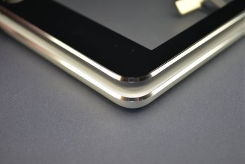 1. Dua foto yang diklaim adalah iPad 5 dan iPad Mini 2 ini pertama kali dibocorkan oleh blogger teknologi bernama Sony Dickison.