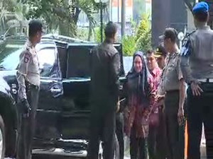Diperiksa KPK Sebagai Saksi, Ratu Atut Diteriaki Koruptor
