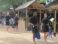 Kebanyakan, para wisatawan yang belajar selam di Dream Divers adalah turis asing. Meski begitu, rupanya ada diskon 10% bagi wisataan dalam negeri yang ikut sekolah menyelam di sana lho! (Afif/detikTravel)