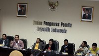 Peneliti Lembaga Pemilih Indonesia (LPI) Karyono Wibowo, Cawalkot Pangkal Pinang Ismiryadi, pengacara pilkada Pangkal Pinang Saleh, pengacara pilkada Lebak Risa Mariska, pengacara Pilkada Kota Tangerang Sumardi dan Kader Muda Golkar M. Syamsul Rizal menjadi pembicara diskusi tersebut.