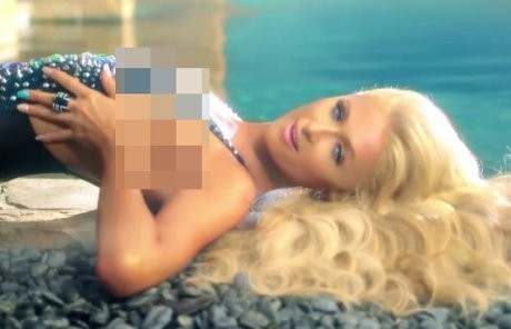Paris Hilton Pamer Tubuh Indah di Video Klip Good Time
