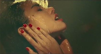 Nikita Mirzani Seksi Basah-basahan di Teaser Comic 8