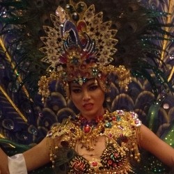 Berlaga di Miss Universe, Puteri Indonesia 2013 Pakai Baju Seberat 10 Kilogram