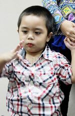 Senyuman Joy Tobing Bersama Joshua