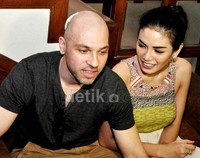 Maharnya mahal banget pokoknya. Kalau nikah sama Niki harus milyaran, harus ada rumah untuk mas kawinnya, ujar Niki. Noel/detikHOT.     