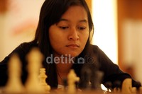 Medina hanya bermain remis di pertandingan babak pertama Kejuaraan Catur Indonesia Terbuka (IOCC) 2013.