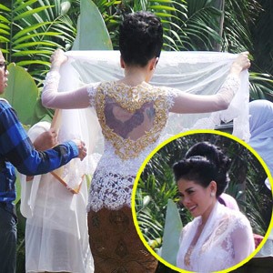 Kebaya Pengantin Seksi Nikita Mirzani