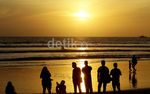 Menikmati Sunset di Pantai Kuta