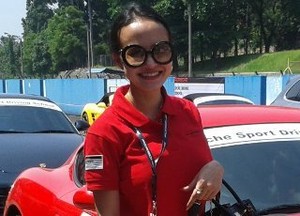 Cynthiara Alona Geram Porsche-nya Ditabrak Motor