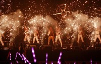 Jay Chou tampil dengan penuh kharisma.