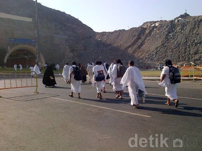 Calon Jamaah Haji Menuju Arafah
