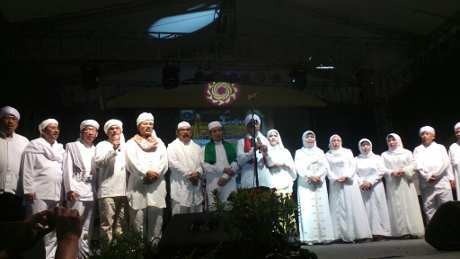 Jokowi Takbiran Bareng Wamenag di Monas