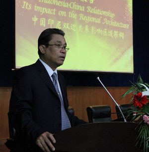 Dubes Imron Dapat Gelar Profesor Kehormatan dari Universitas di China