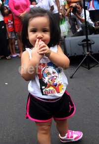 Nia mengatakan, bila kondisi memungkinkan, ia akan selalu mengajak anaknya ke mana pun ia pergi. Gus Mun/detikHOT.