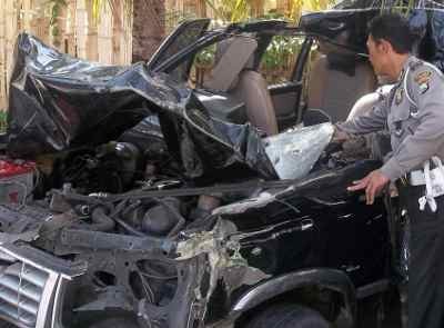 Panther Rombongan Peziarah Tabrak Kontainer, Dua Orang Tewas