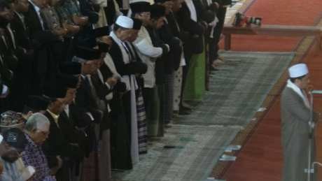 SBY dan Jajaran Menteri Salat Idul Adha di Masjid Istiqlal