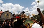Berebut Gunungan Keraton Yogyakarta