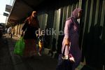 Umat Islam Salat Idul Adha di Jalan Raya