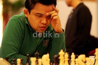 IM Purnama Tirta Chandra berkonsentrasi penuh saat melawan Lorparizangeneh Shahin.