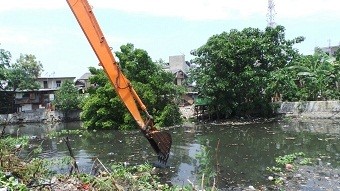 Setelah 12 Tahun, Kali Pademangan Akhirnya Dikeruk