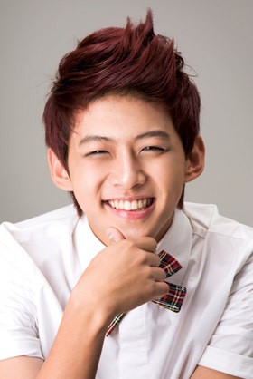 Dongho Hengkang dari U-Kiss!