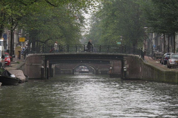 Ke Amsterdam, Wajib Coba Menjelajah Kanal