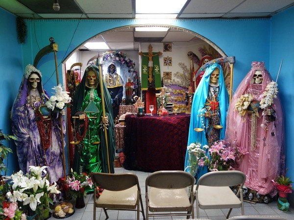 Ngeri! Gereja di AS Ini Isinya Serba Kerangka Manusia