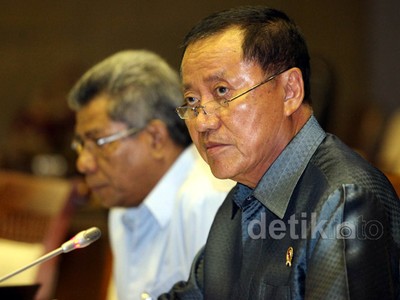 Menkumham Rapat Kerja dengan Baleg DPR
