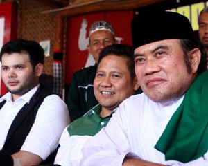 Ridho Rhoma Ajak Menakertrans Manggung Bareng