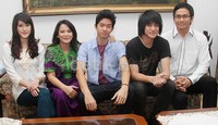 Elma sih Lebaran kemarin udah ke sini, udah ketemu juga sama keluarga, ujar Memes. Gus Mun/detikHOT.
