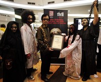 Penghargaan itu diberikan untuk promosi unik We are Looking for Real Ghost. (Natalia Poetri/Bening Communication).