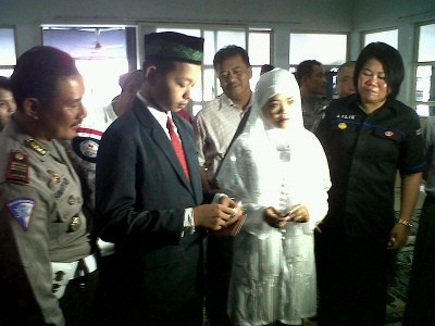 Status Tahanan Tak Halangi Mujianto Nikahi Kekasih